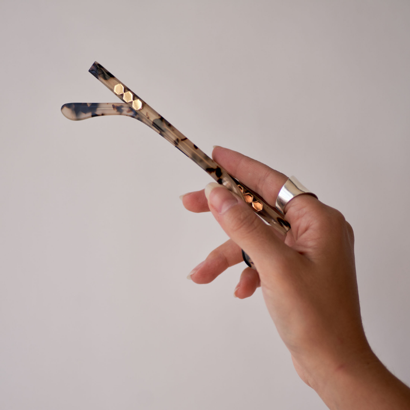 Tortoiseshell Headband. Goes on like sunglasses. Foldable. Luxury acetate.